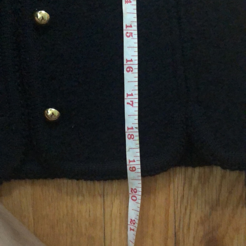 Cropped Button down Black Sweater - Picture 6 of 6